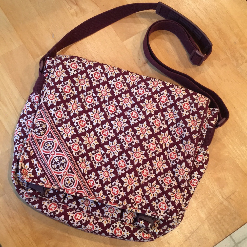 Vera Bradley Messenger Bag • Medallion
